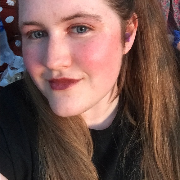 Meet your Posher, Kayla - Picture 2 of 2